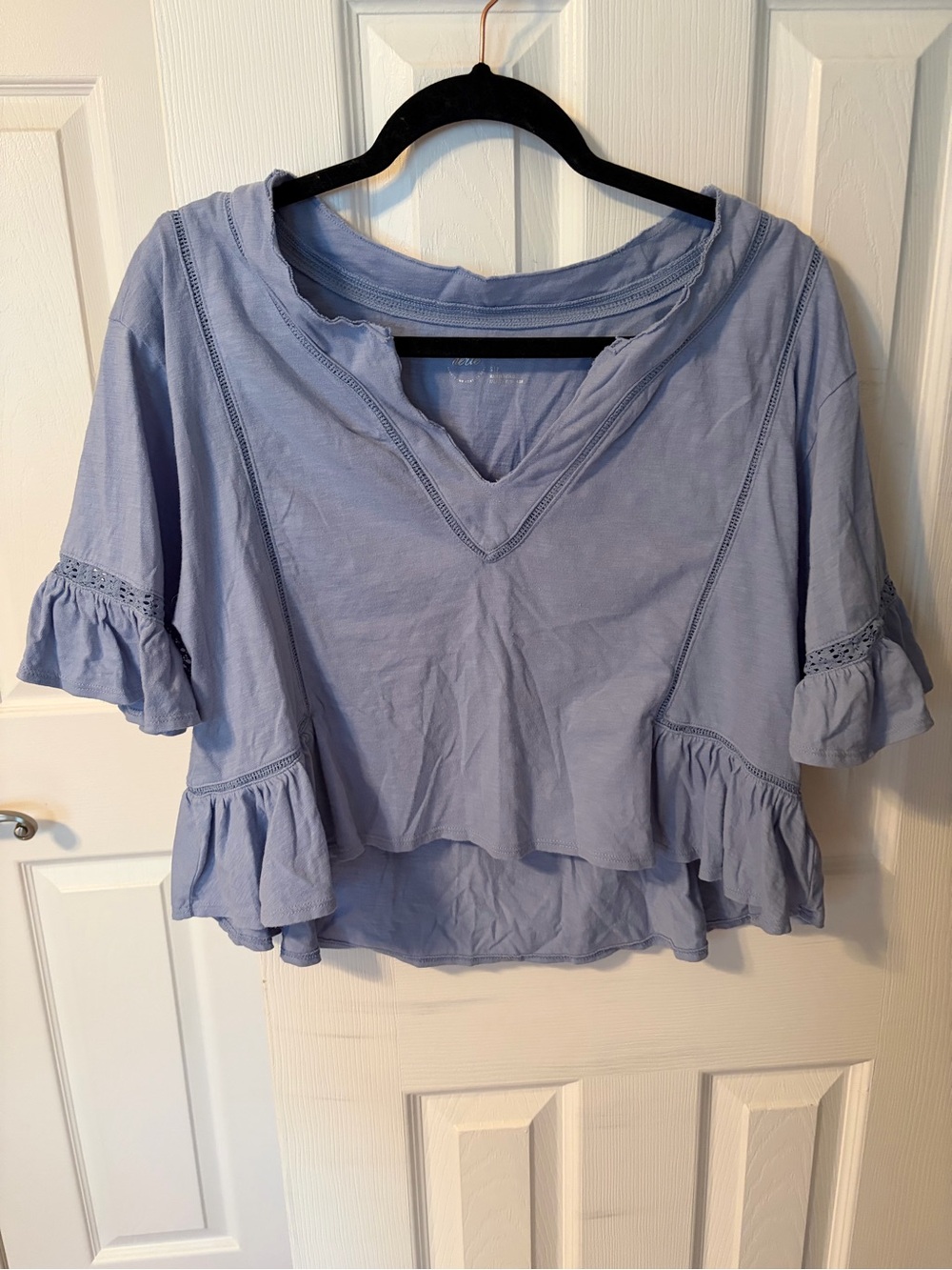 Aerie Flowy cropped notch neck tshirt